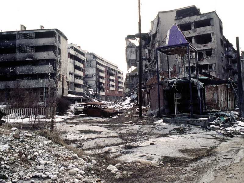 <span style="color: rgb(32, 33, 34); font-family: sans-serif; font-size: 13.3px; background-color: rgb(248, 249, 250);">Veduta di Grbavica, Sarajevo (WikiCommons)</span>