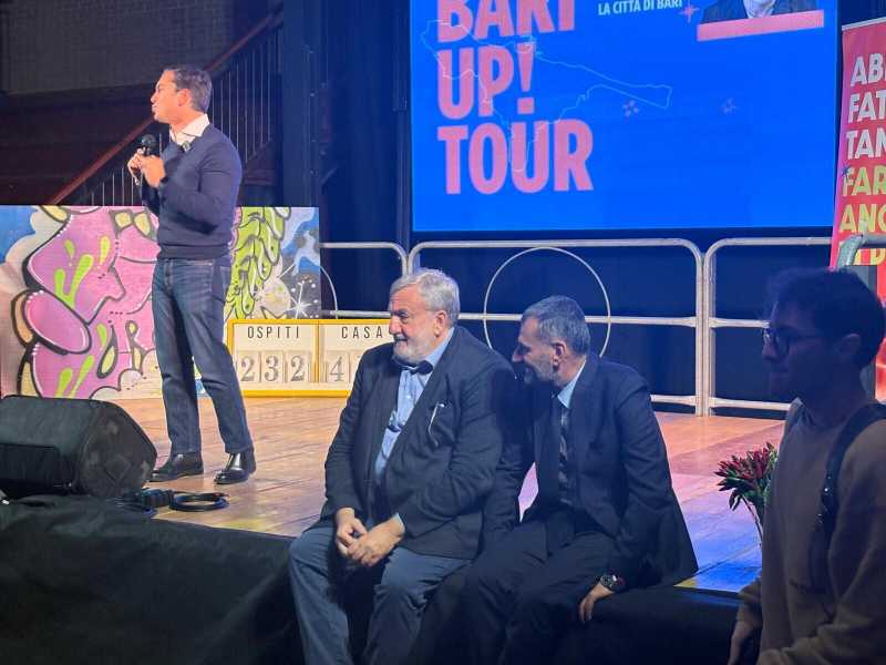 La Pace di Bari: Decaro ed Emiliano insieme dopo le tensioni in Puglia. La foto della tregua