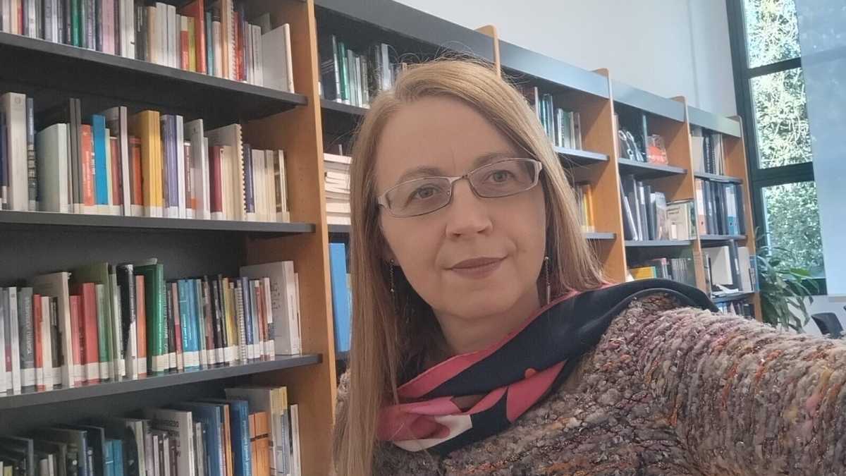Immagine di Laura Ballestra: “Le biblioteche sono uno strumento di felicità”