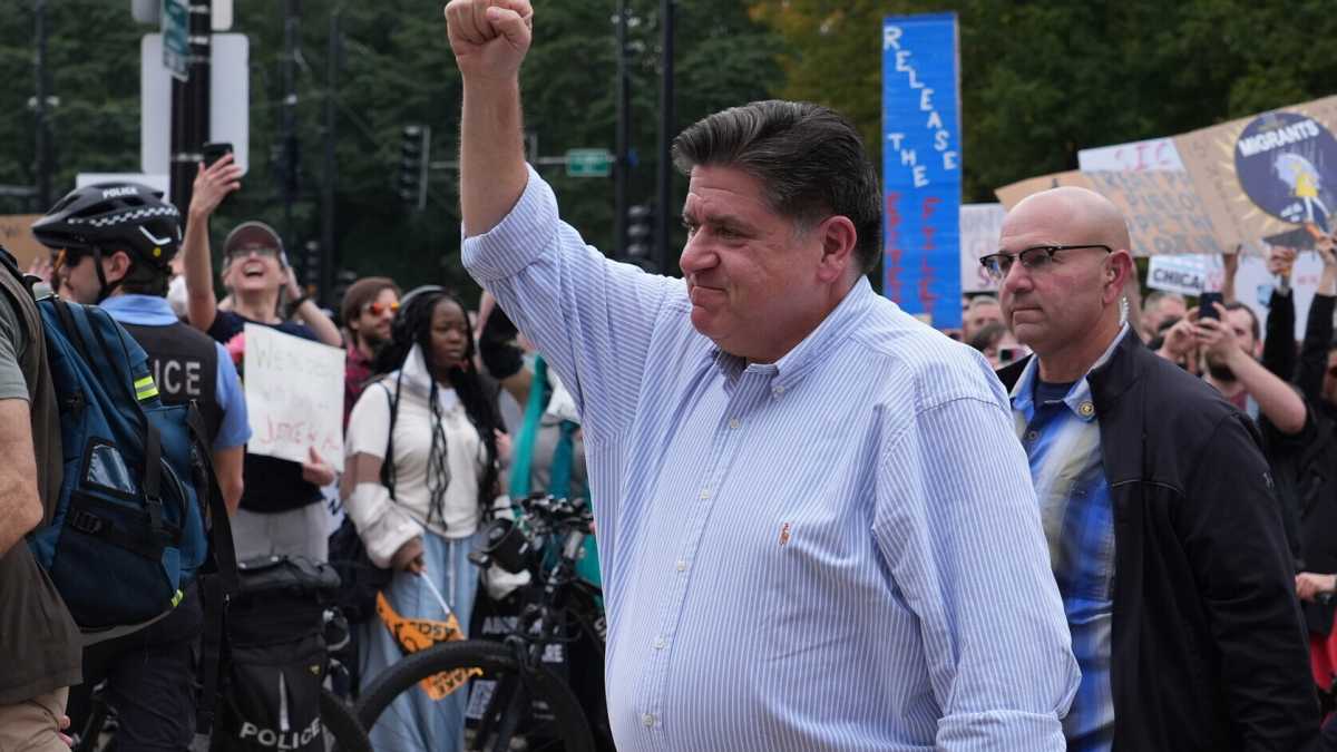 Immagine di Le ambizioni di JB Pritzker, il governatore che sfida Trump e pure i dem troppo timidi