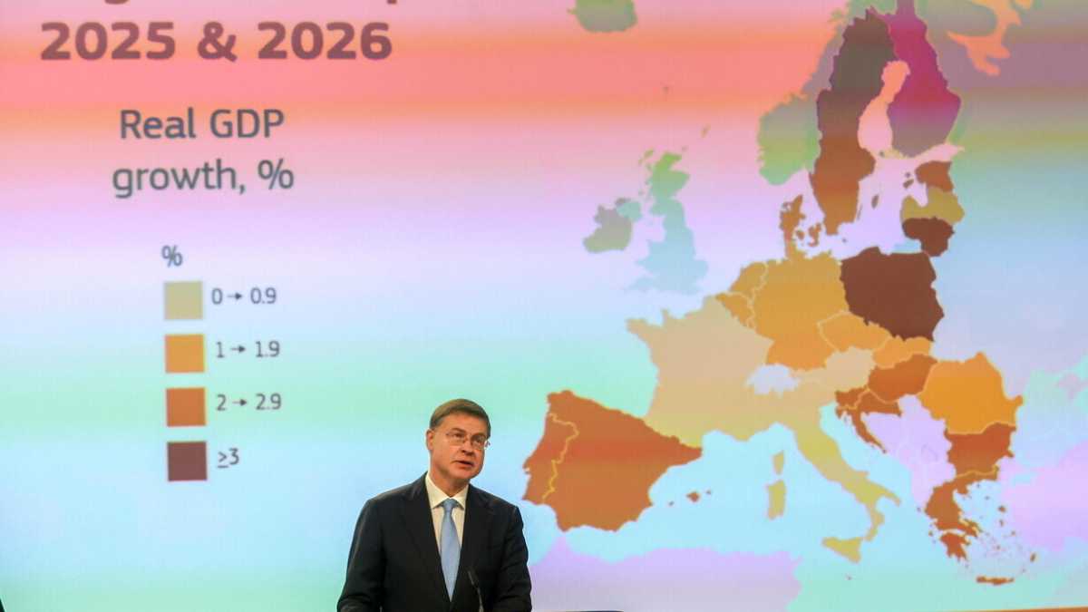 Immagine di La Commissione Ue prevede una "crescita modesta" per l'Italia. Il deficit al 3 per cento