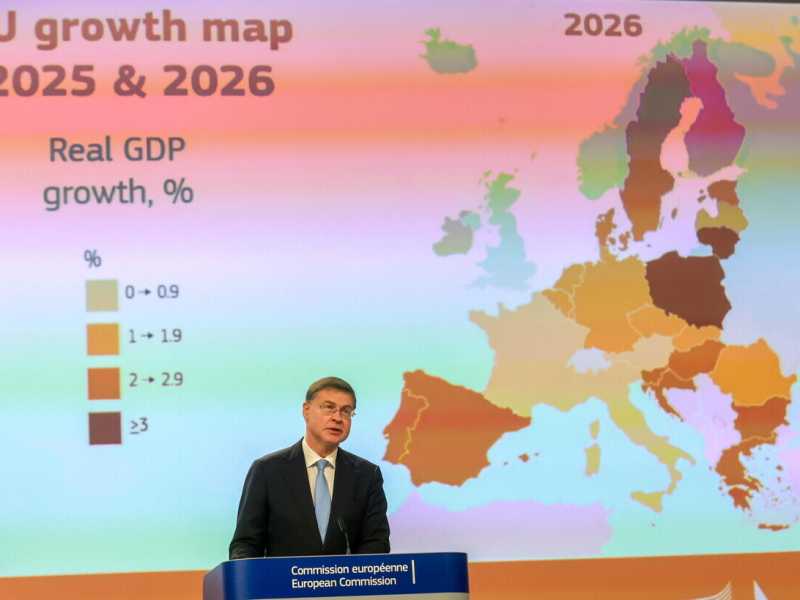 La Commissione Ue prevede una "crescita modesta" per l'Italia. Il deficit al 3 per cento