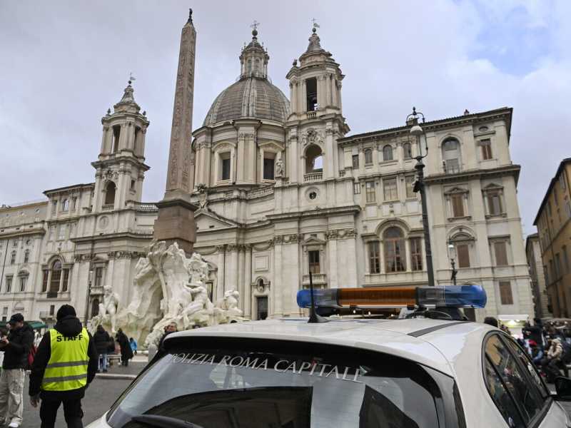 Al locale della cena di Garofani si difendono dalle critiche e rimpiangono i russi