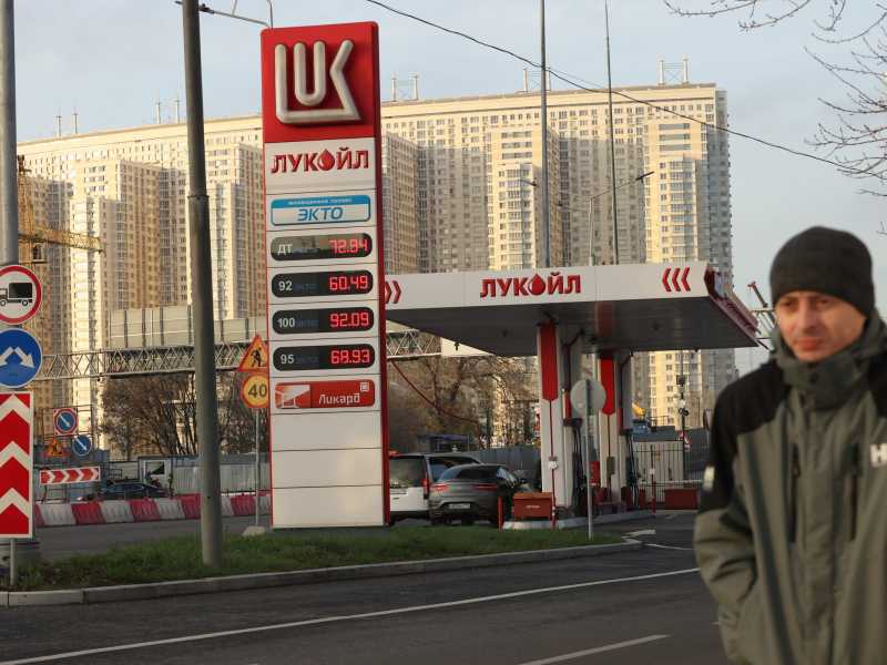 Il maggiore acquirente indiano di petrolio russo ferma le importazioni. Le pressioni di Trump