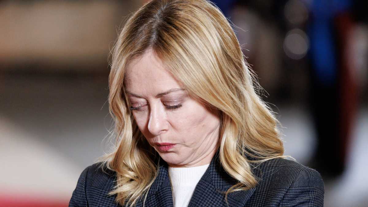 Immagine di Meloni sul trapezio fra Ue e Trump. Asse con Merz sul piano di pace per l'Ucraina. Crosetto frena Salvini