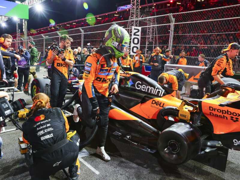 McLaren travolta dalle squalifiche. Si riapre il mondiale piloti