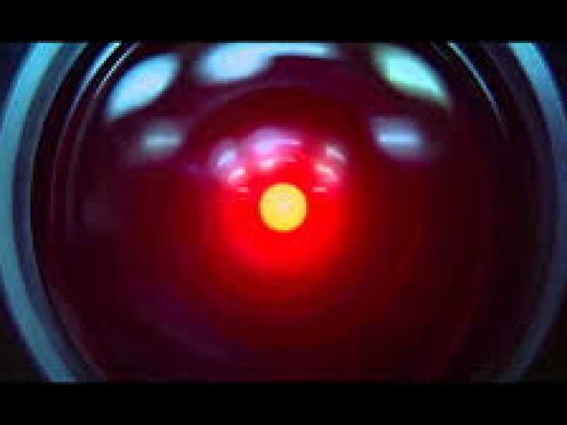 Hal 9000 in una scena di 2001: Odissea nello spazio, di Stanley Kubrick