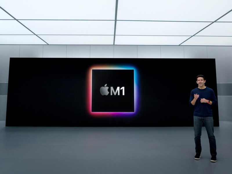 <span style="color: rgb(46, 45, 45); font-size: 12px;">John Ternus, il più quotato fra i possibili successori di Tim Cook a Apple (foto ANSA)</span>