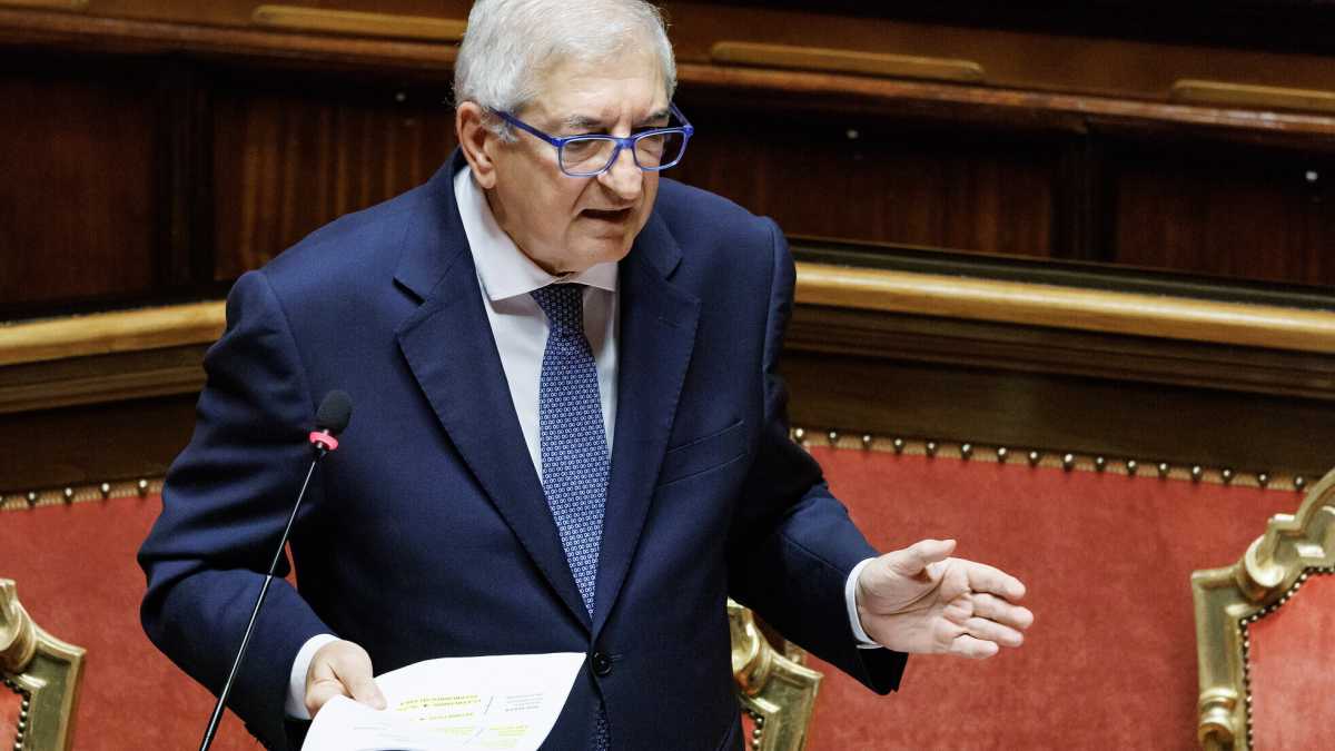 Immagine di Parla Foti: "La pace non può essere la resa dell'Ucraina. Schlein cambi la legge elettorale con Meloni"