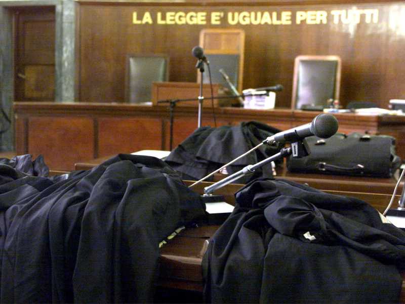 Tutti assolti in primo grado dopo 13 anni. Storia di un processo folle
