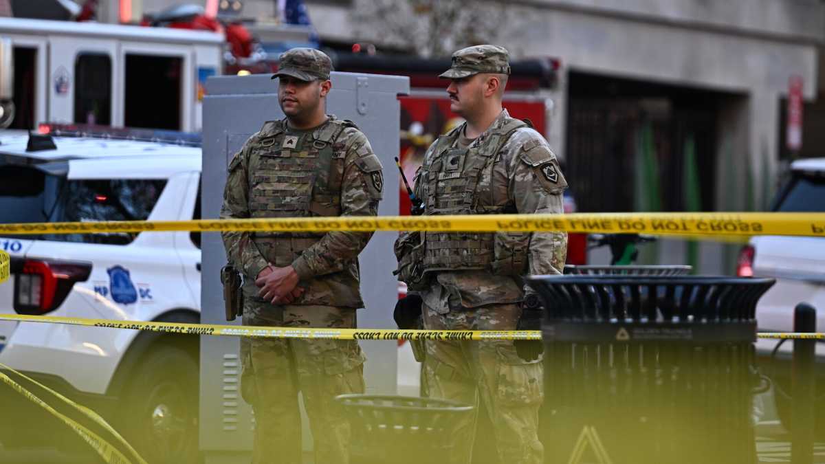 Immagine di Cosa sappiamo della sparatoria vicino alla Casa Bianca. Arrestato un afghano, gravi due uomini della Guardia nazionale