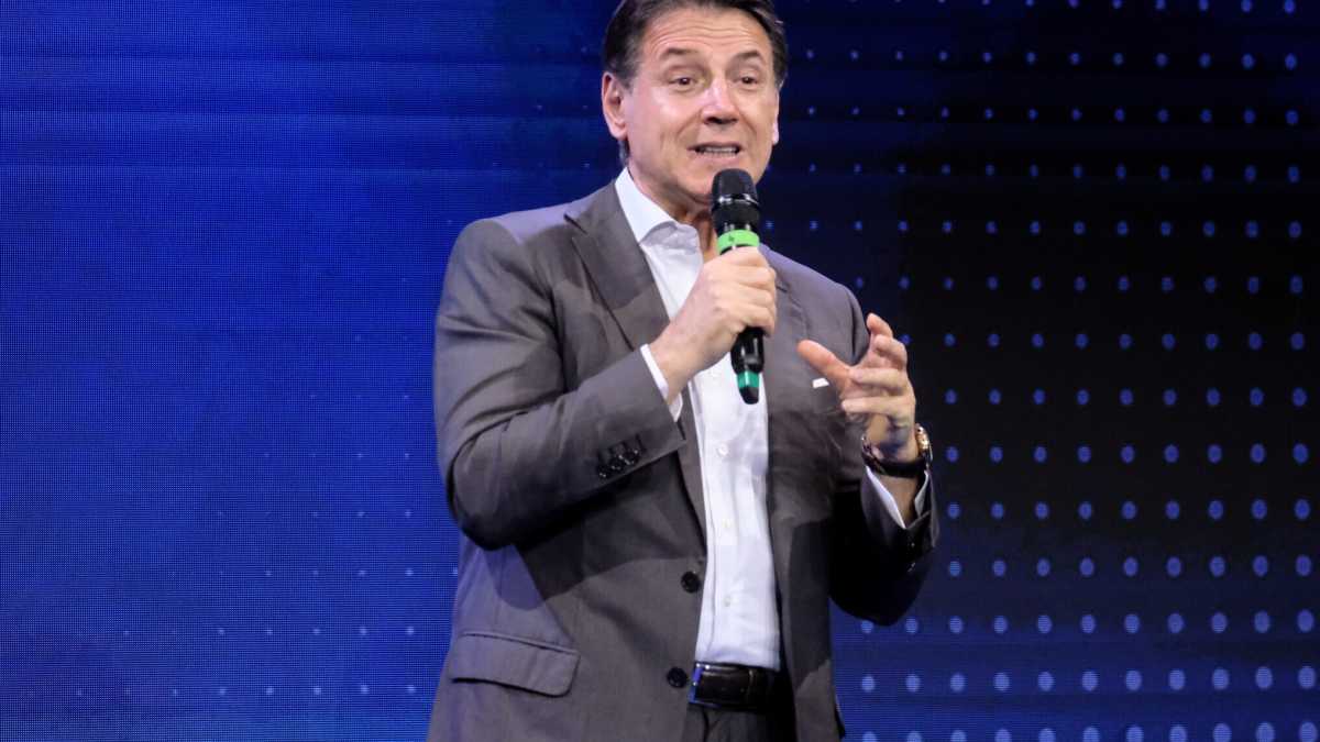 Immagine di Conte sul duello Meloni-Schlein ad Atreju: "A me dissero no, ora scelgano loro se cambiare format"