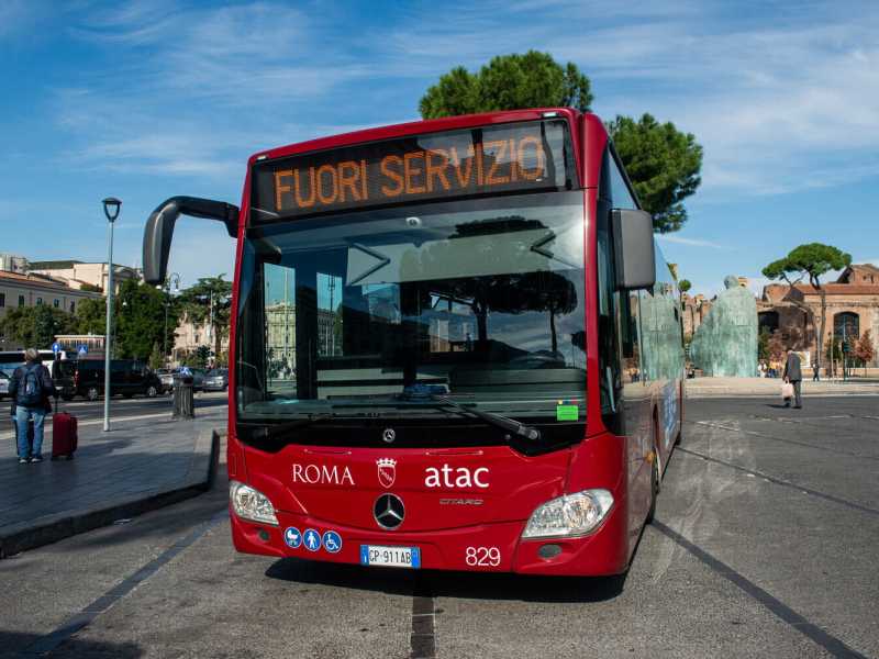 Sciopero generale: oggi possibili disagi per trasporti, scuola e informazione