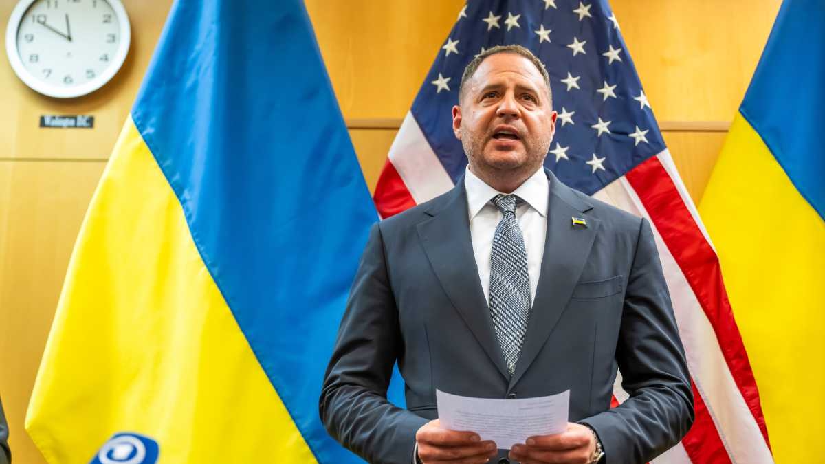 Immagine di Zelensky perde il suo negoziatore e braccio destro Yermak