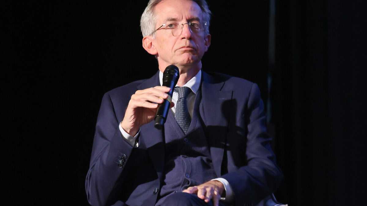 Immagine di Parla Manfredi: "Schlein ad Atreju? Non bisognava entrare nella trappola. Se Meloni mi invita ad Atreju ci vado"