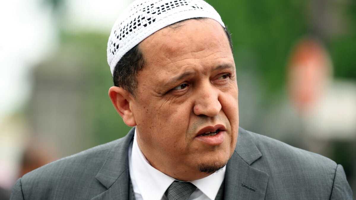 Immagine di "I cristiani nel mondo hanno diritto alla dignità", intervista all’imam Chalghoumi