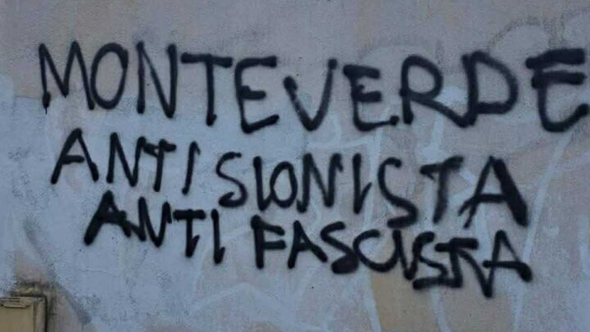 Immagine di Scritte antisemite sui muri della sinagoga di Monteverde a Roma. Mattarella: “Vicinanza e solidarietà”