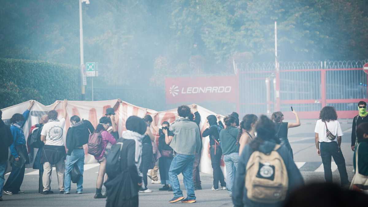 Immagine di Non solo La Stampa. Tutti gli assalti degli antagonisti a Torino