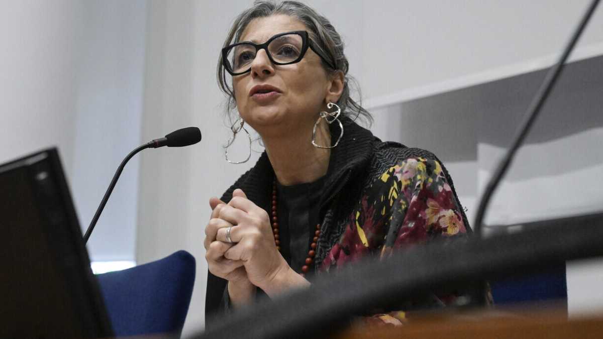 Immagine di Napoli, Bologna, Torino e le altre: i passi indietro dei comuni sulla cittadinanza onoraria a Francesca Albanese