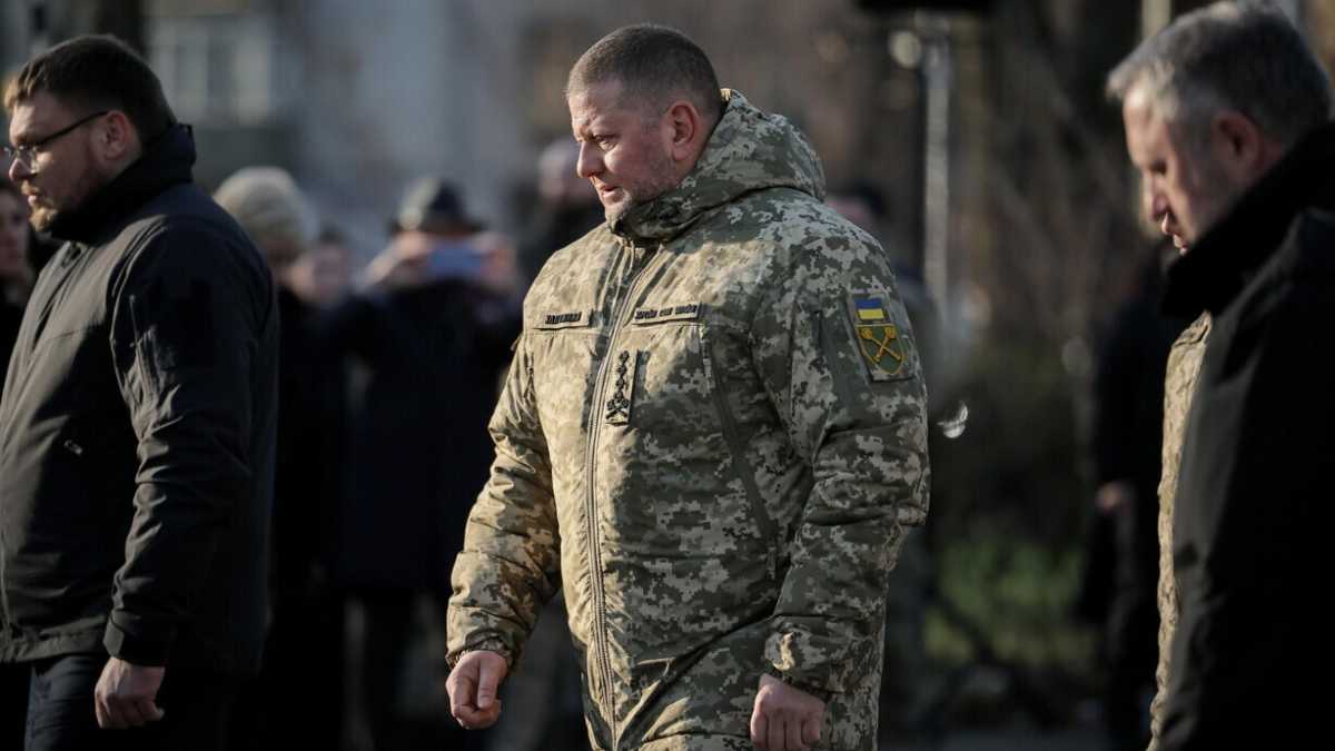 Immagine di Fuori Yermak, dentro Zaluzhny. L’ora di fare i conti col popolo
