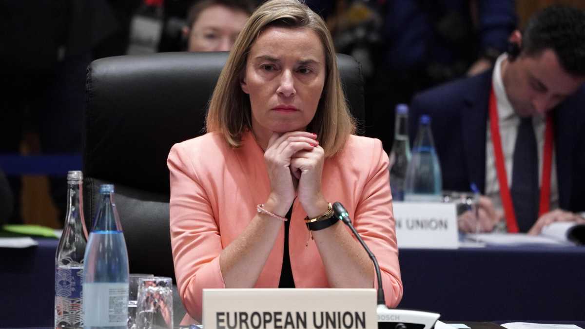 Immagine di Fermati in Belgio Mogherini e Sannino. La macchina del “sono tutti colpevoli” è già in moto