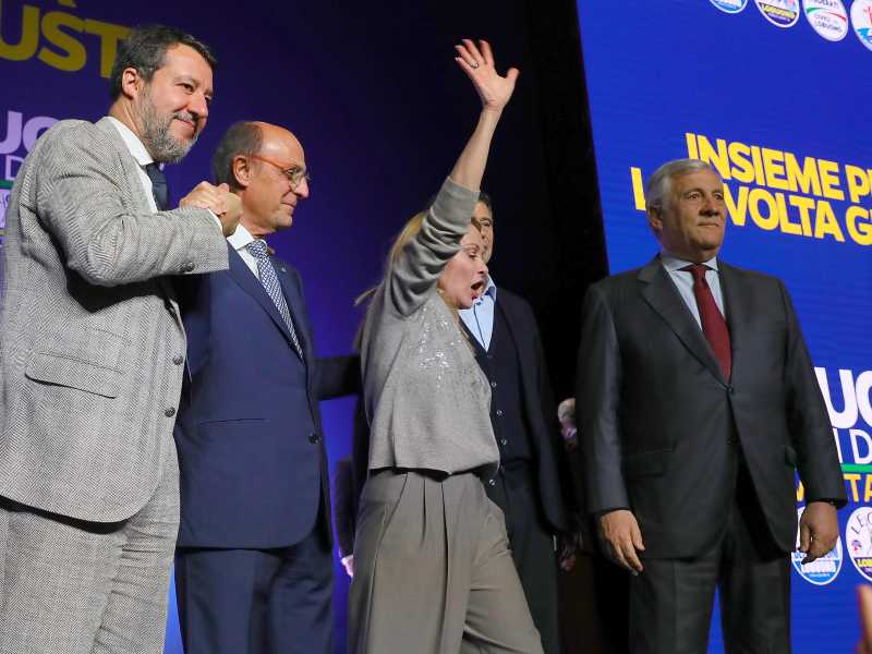 La sinistra messa in crisi da una destra che è l’unico argine agli estremismi