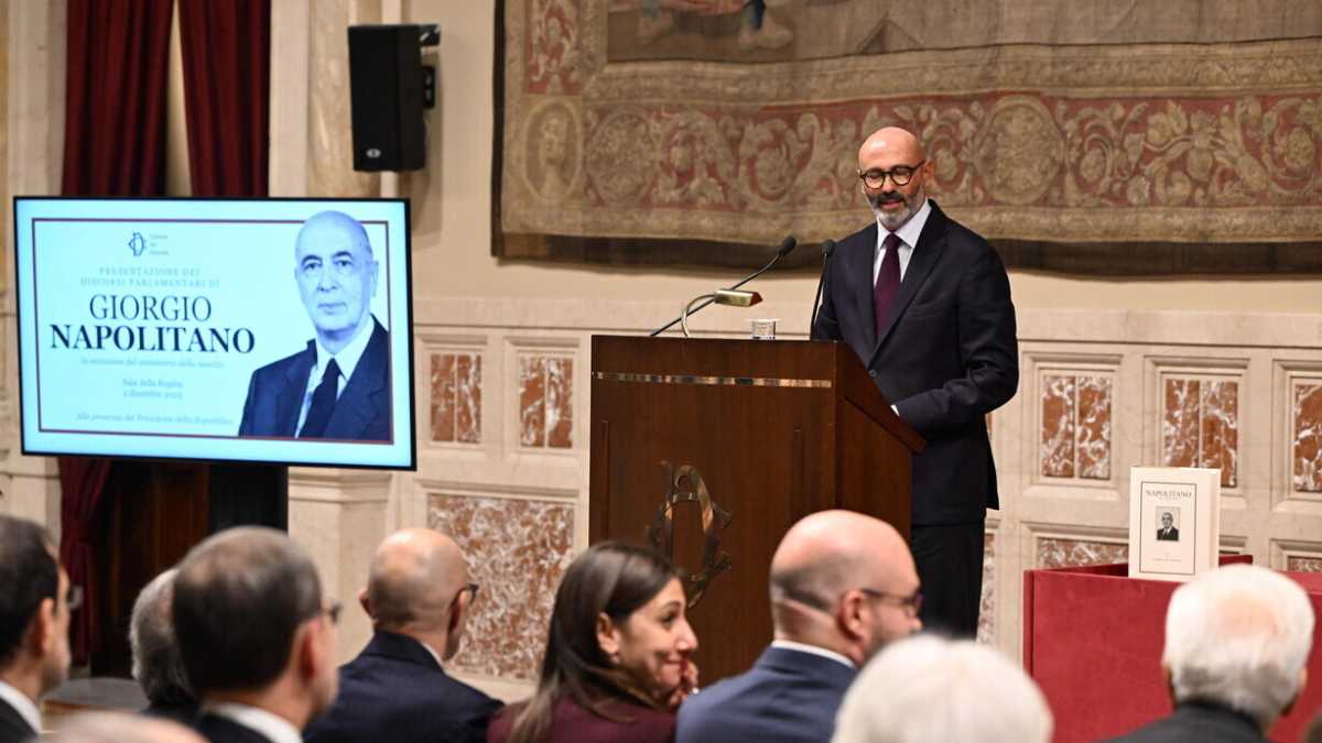 Immagine di L'autorevolezza, il vigore e la redazione scrupolosa dei discorsi. Giulio Napolitano ricorda il padre Giorgio