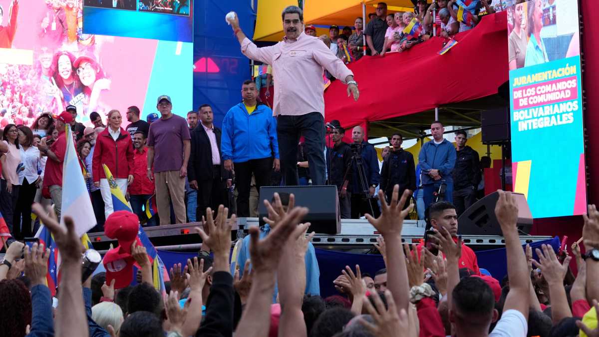 Immagine di L'azione militare in Venezuela "inizierà molto presto", dice Trump. E avverte Colombia