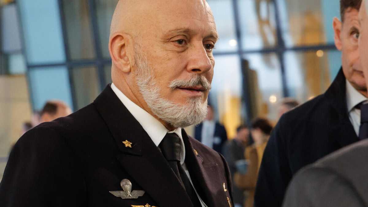 Immagine di Cavo Dragone ribadisce: "La Nato è un'alleanza difensiva”. Cosa ha detto davvero l'ammiraglio al Financial Times