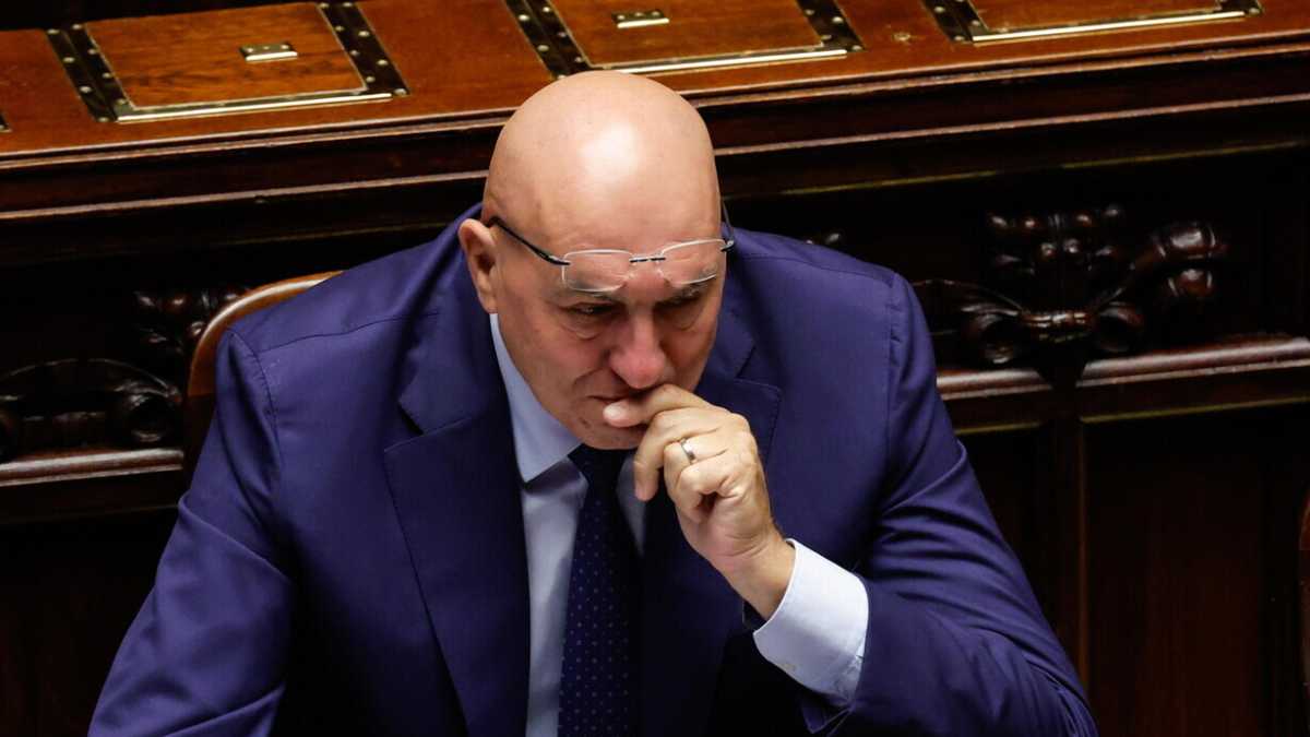 Immagine di Il Generale Crosetto, Meloni gli fa scudo e testa Salvini su Kyiv