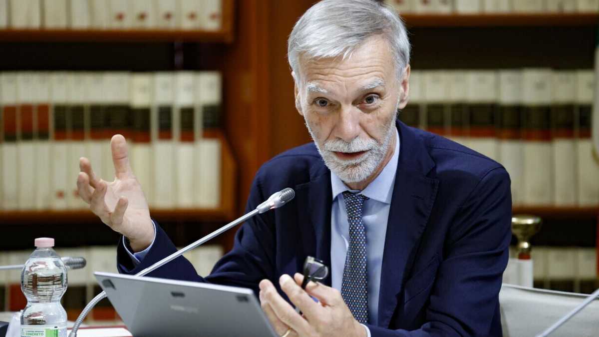 Immagine di “Una legge contro l’antisemitismo non riguarda gli ebrei, ma tutti noi”. Parla Delrio (Pd)