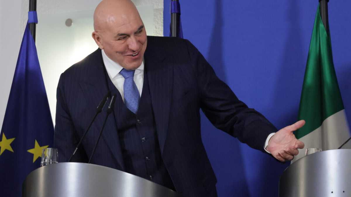 Immagine di Crosetto: "Servono 4,4 miliardi per il 'dome' italiano. E più fondi per spazio e cybersicurezza"