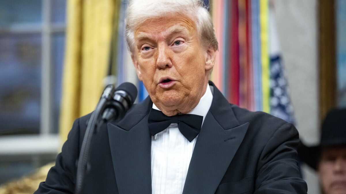 Immagine di Trump: "Deluso da Zelensky, non è pronto a firmare il piano di pace. La Russia sì"