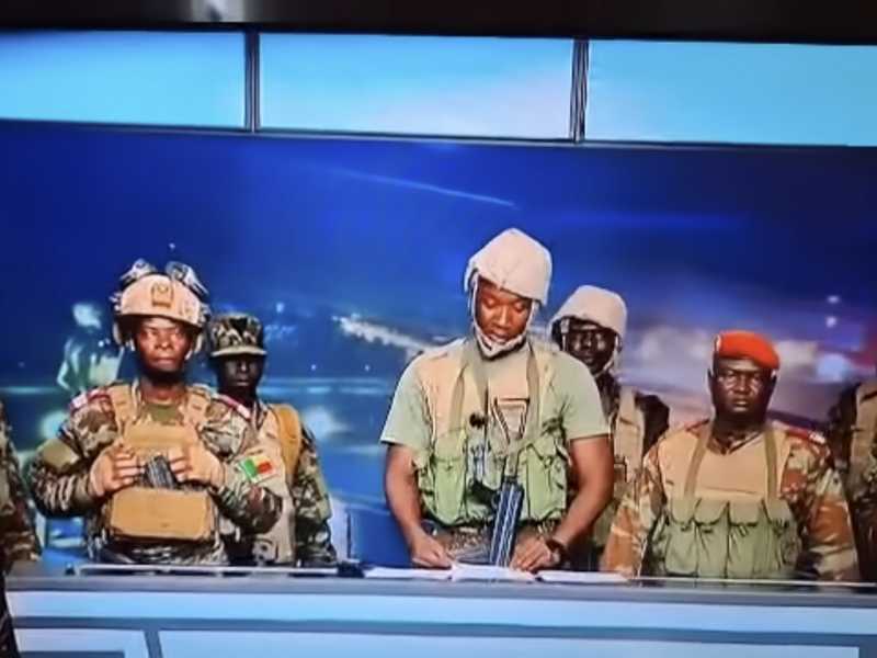 Screenshot dal video su YouTube "URGENT : coup d'&eacute;tat annonc&eacute; au B&eacute;nin, Patrice Talon arr&ecirc;t&egrave;"