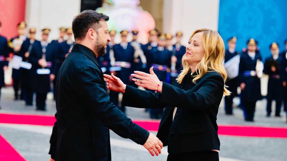 Immagine di Meloni ukraini! Incontra Zelensky che la ringrazia. Il governo crede nella trattativa. Tajani e Crosetto fanno tandem
