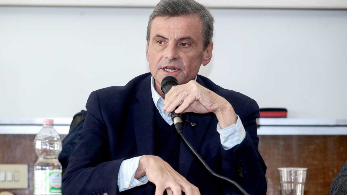 Immagine di Calenda rilancia la piazza pro Ue e Kyiv. "Il silenzio di Schlein? Sudditanza totale" verso Conte