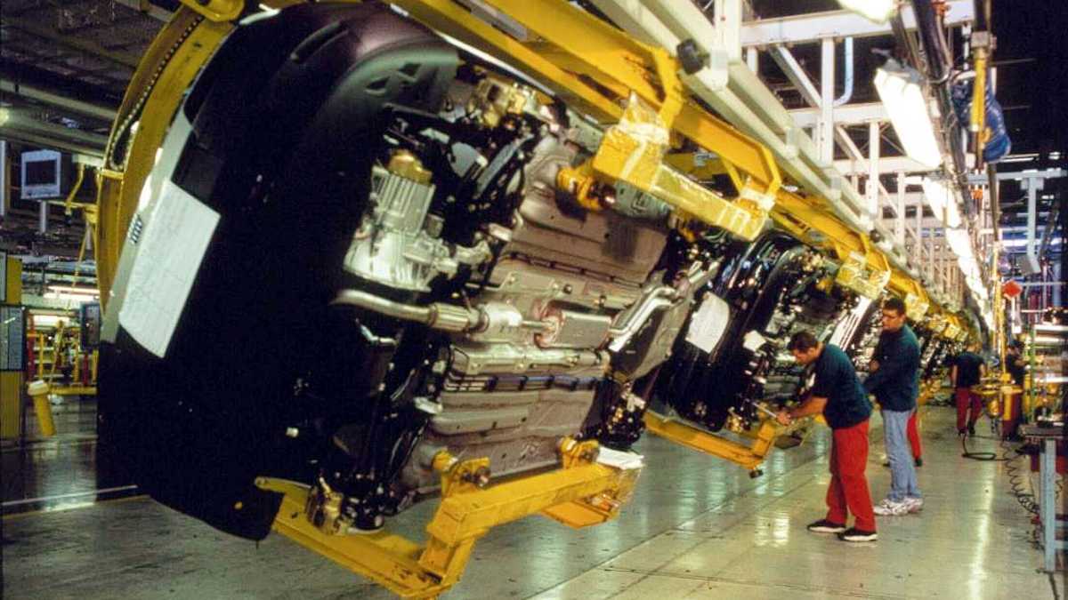 Immagine di Produzione industriale ancora in calo, l’Italia a due facce. Parlano Petretto e Poma