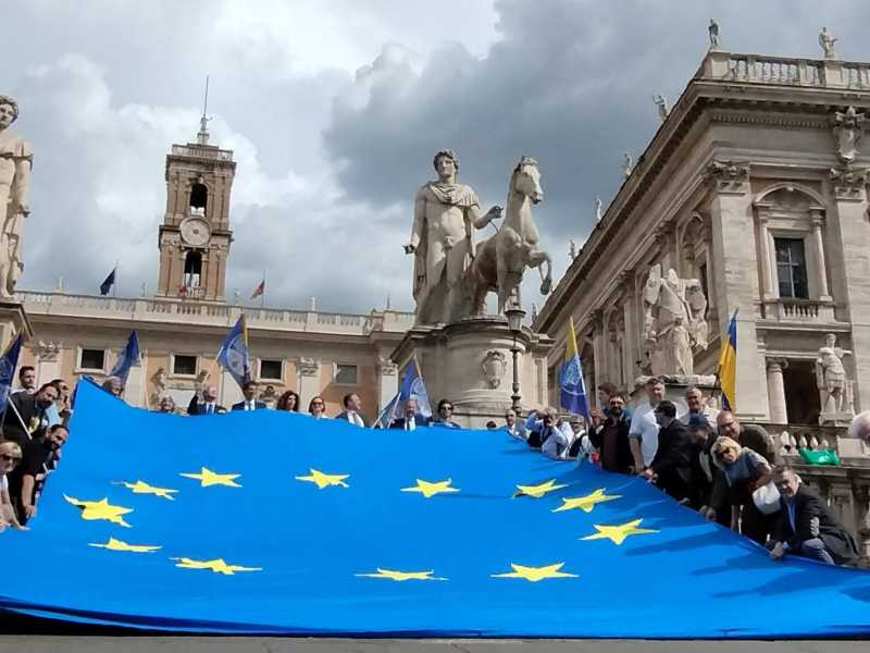 L’imbarazzo di Gualtieri sulla manifestazione pro Ue