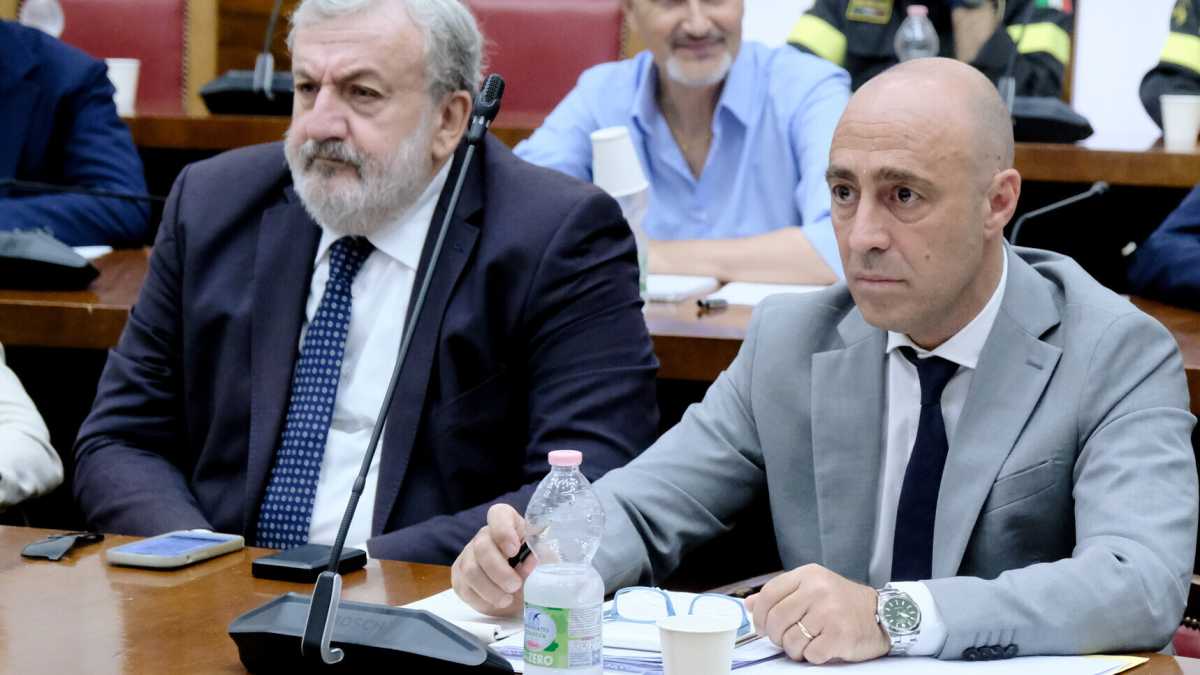 Immagine di I veleni dell’ex Ilva travolgono la maggioranza del sindaco Bitetti, mentre Urso apre all'ingresso dello stato