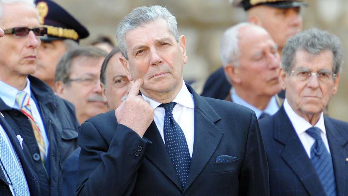 Immagine di Di Paola, ex ministro della Difesa: "Salvini? Seguire la propaganda di Putin indebolisce l’Italia”