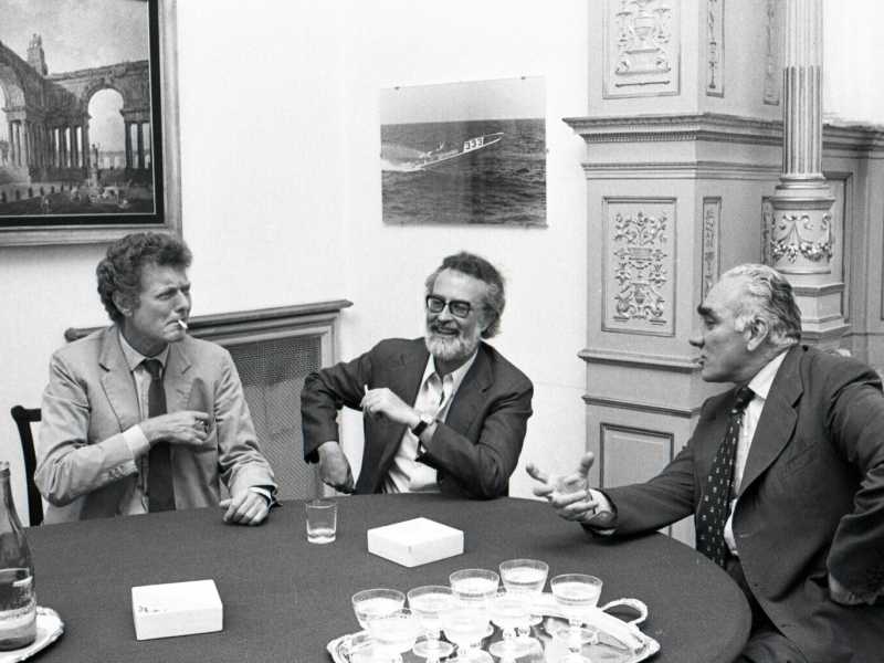 L'impronta di Repubblica. Le ostie di Scalfari, la mansarda di Caracciolo. I ricordi di Luigi Zanda: "Elkann la sfregia"