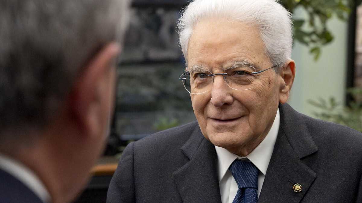 Immagine di Mattarella: “È in atto un'operazione contro l'occidente. Non è possibile distrarsi”