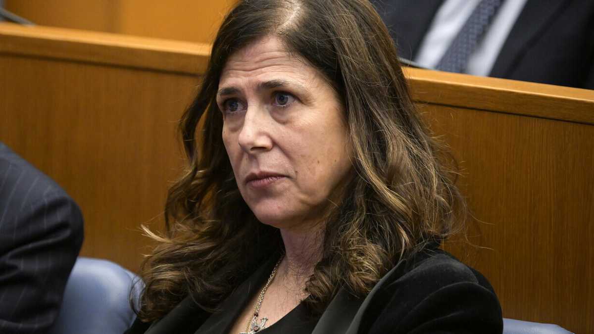 Immagine di La triste parabola di Todde. Dalle armi alle rinnovabili: batoste per la presidente M5s che era un modello per Schlein & Co