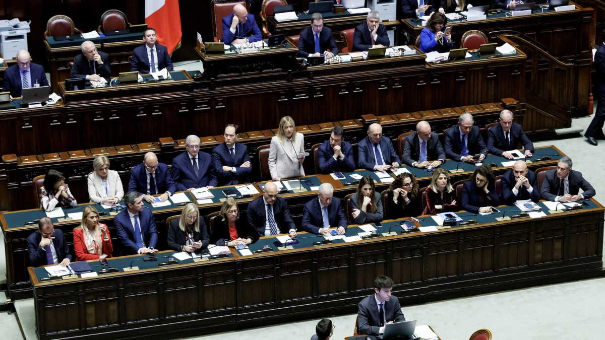 Immagine di Sostegno a Kyiv e asset russi: il compromesso del governo e le opposizioni in ordine sparso. Ecco le risoluzioni