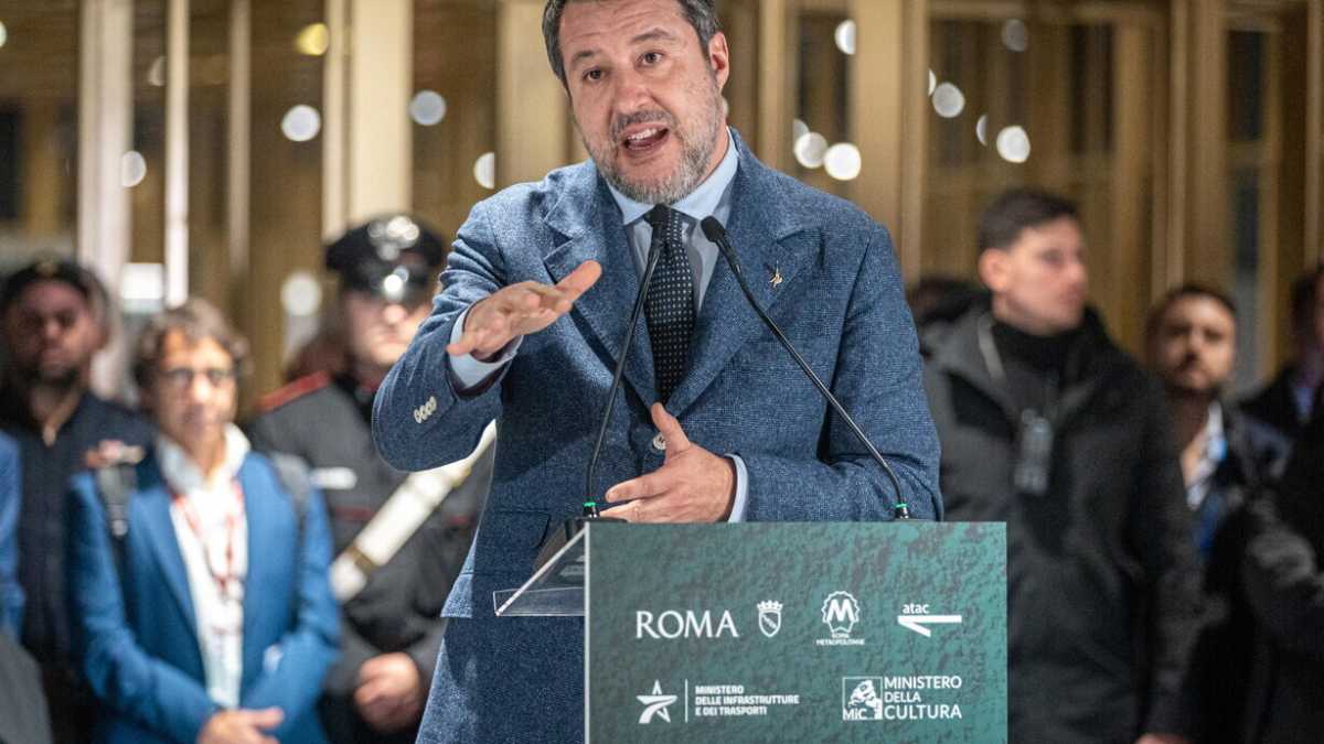 Immagine di Salvini vuole una sua Atreju, una Pontida del Sud. Cronaca di una cena