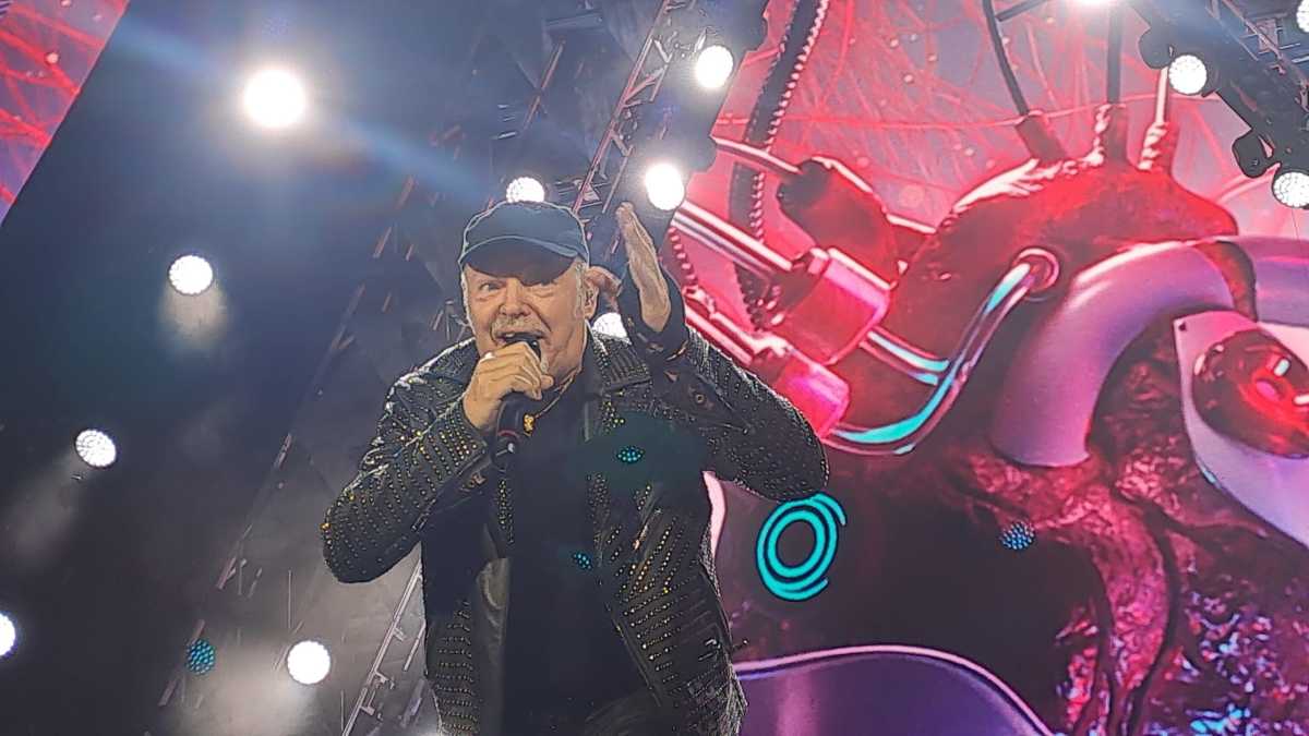 Immagine di Per romanticismo o genialità contabile, è tornato di moda l’album dal vivo