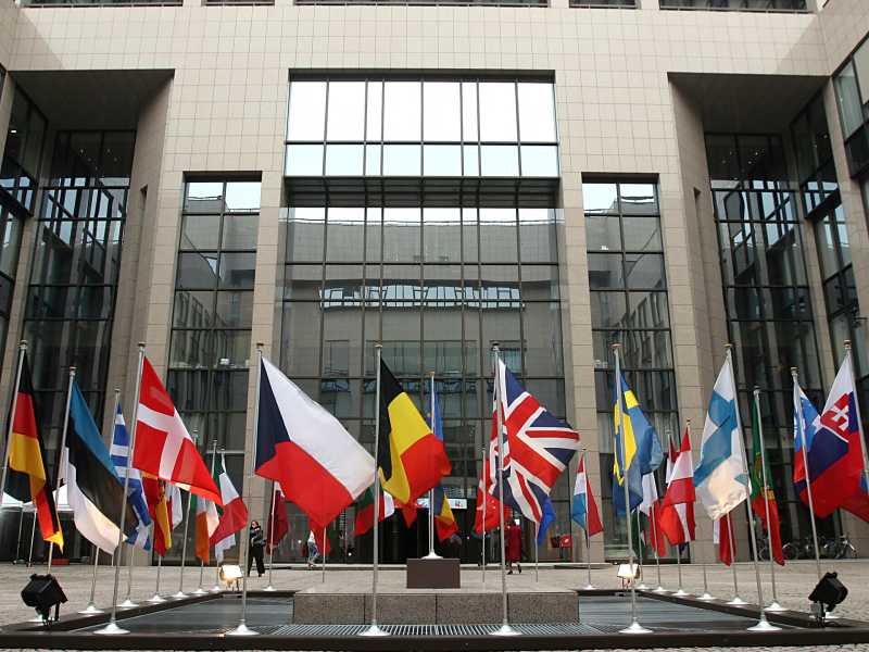 Le regole “stupide” che hanno fatto l’Europa intelligente
