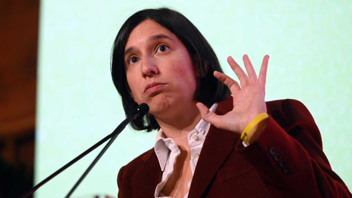 Immagine di Schlein manda messaggi contraddittori sul Congresso e teme la visibilità di Salis