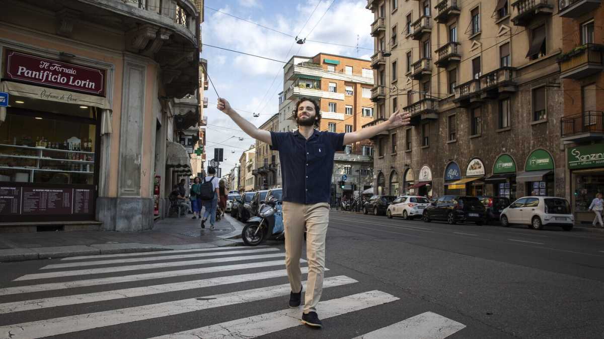 Immagine di L’entusiasmo contagioso del giovin direttore. A Milano tutti pazzi per il “Tjek”