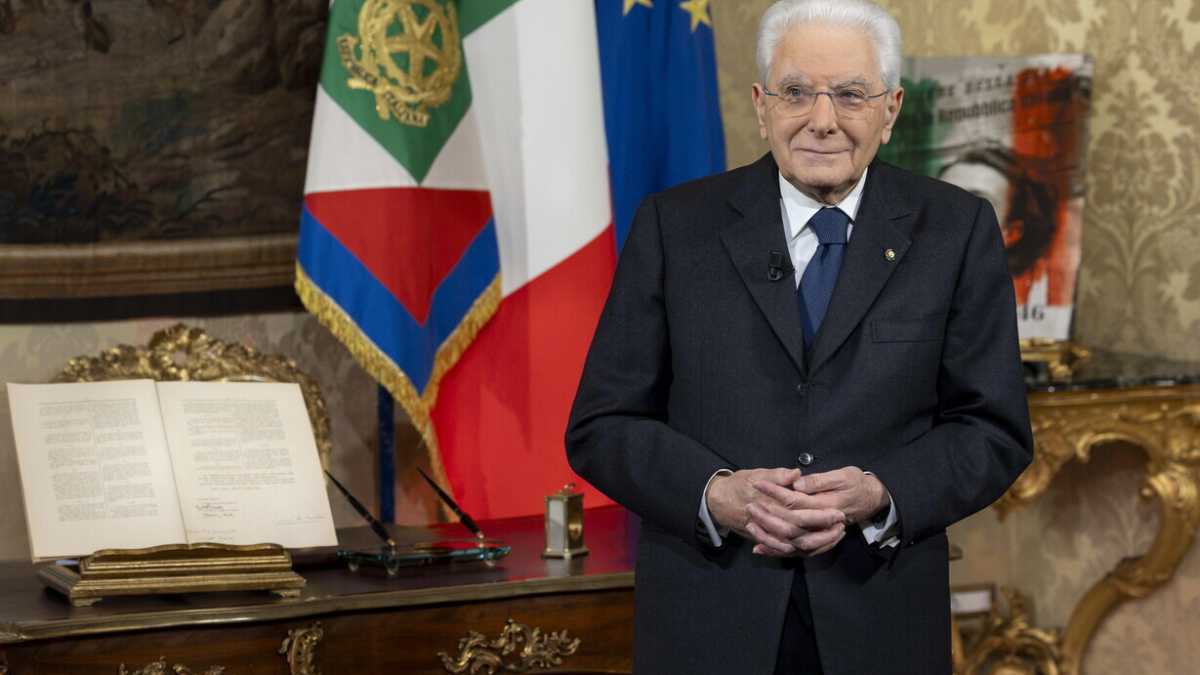 Immagine di Mattarella parla di pace, Europa e Repubblica. Tutti hanno annuito, ma cosa pensano davvero i partiti?